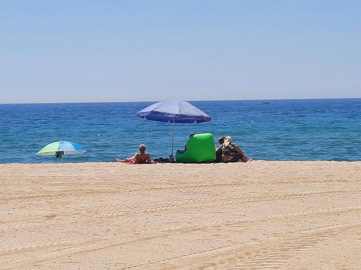 Bright Apartment Near The Beach And Barcelona By Train Masnou Exterior foto